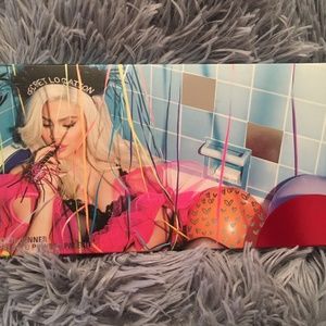 KYLIE COSMETICS SIPPING PRETTY PALETTE